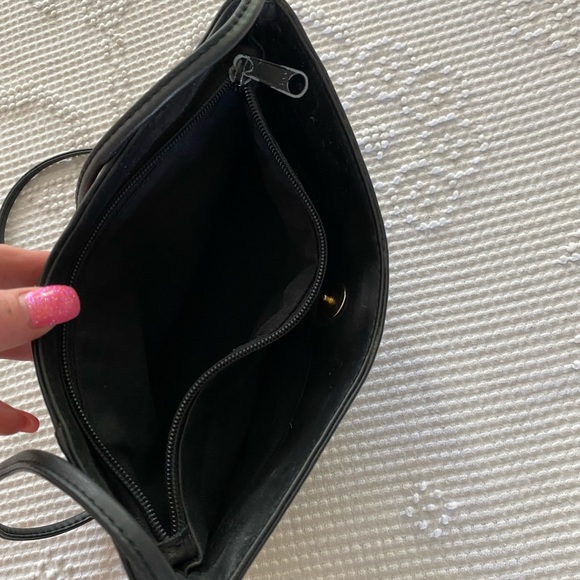 Vintage 80’s early 90’s Black Leather Shoulder Bag - Picture 5 of 6